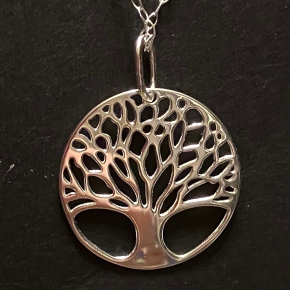 🍀925 STERLING SILVER TREE OF LIFE NECKLACE WITH 18" CHAIN☘️ - Picture 1 of 8
